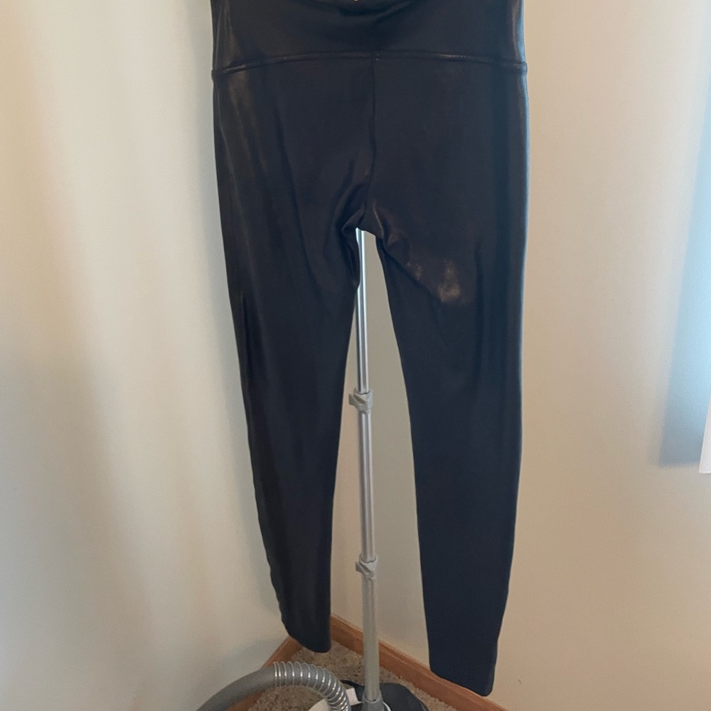 Spanx faux leather pant, size L